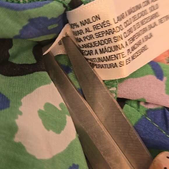 Diane Von Furstenberg Blue and Green Nylon Bloomers Pants NWT - Picture 8 of 8